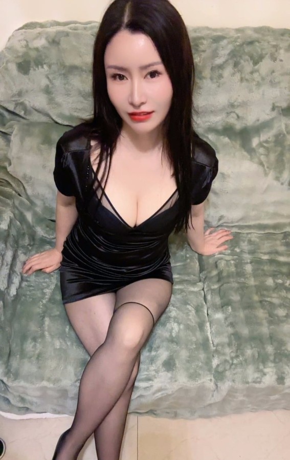 服务卖力的美女