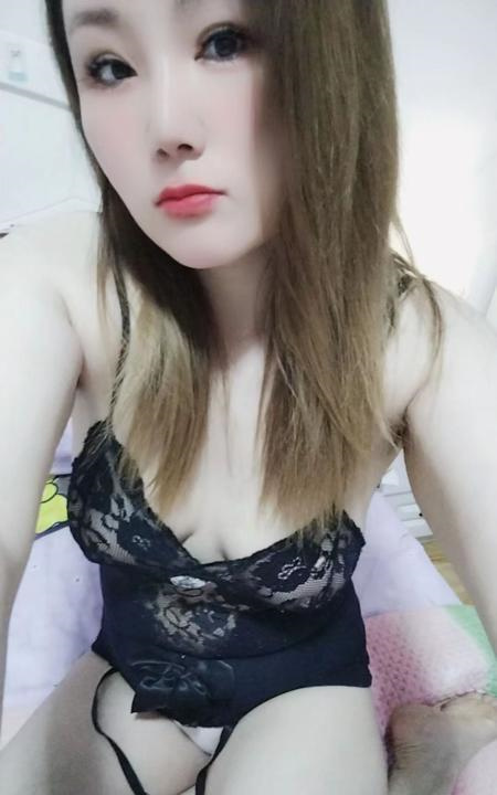 胸型好看的妹子