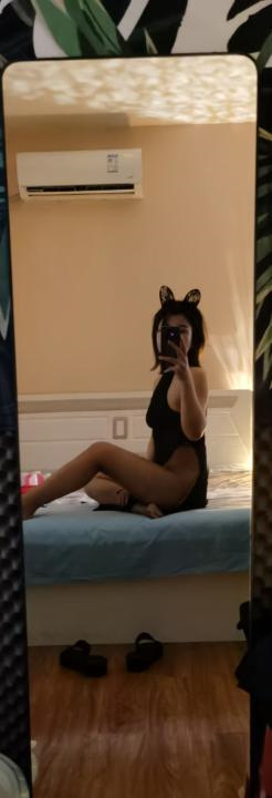 年轻有活力的美伊伊