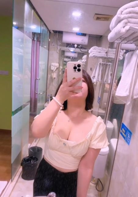 松北巨乳小胖妹