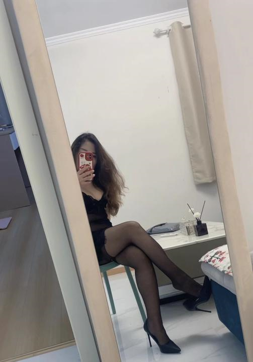 长发丝袜熟女