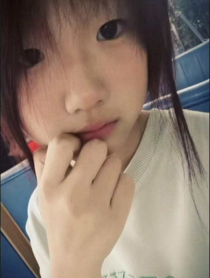 大连粉逼水多妹子