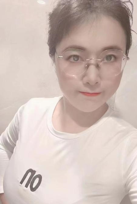 身材皮肤好少妇