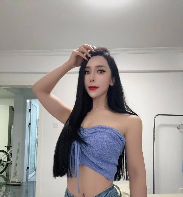 和平网红小姐姐