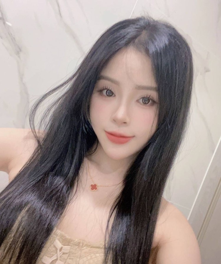 杭州西湖甜美越南妹