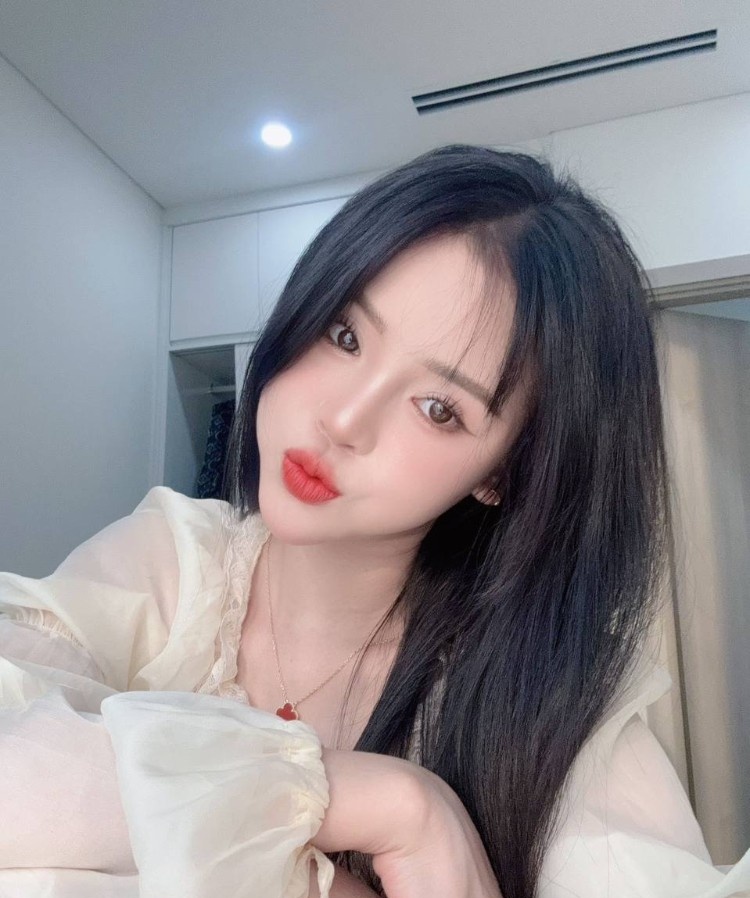 杭州西湖甜美越南妹