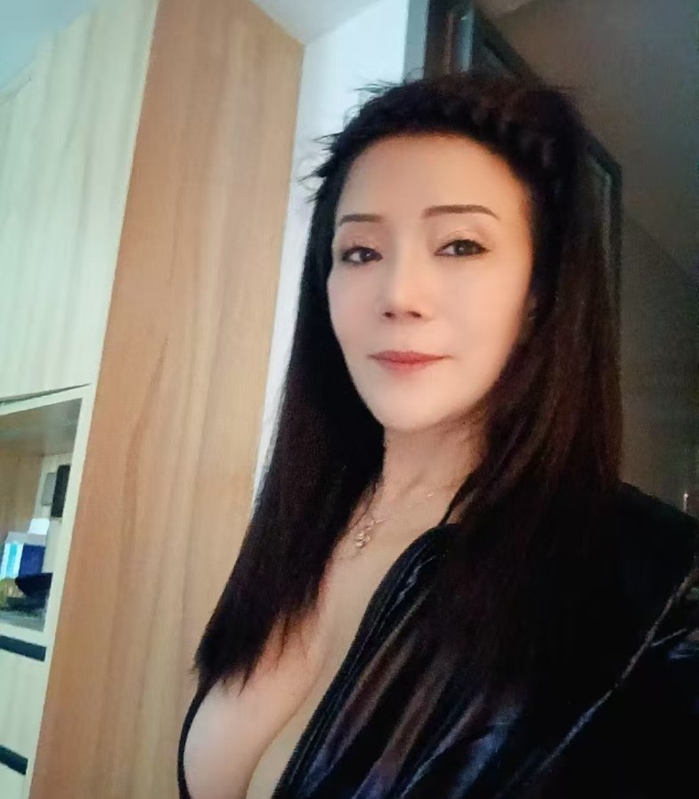 笋岗巨乳骚少妇
