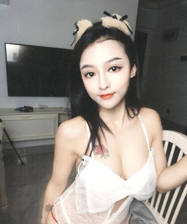 金牛情趣美胸妹子海妮