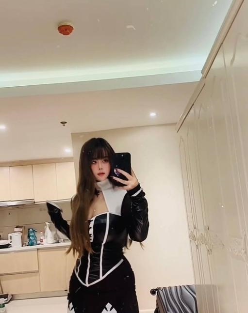 高挑身材风骚馨菲
