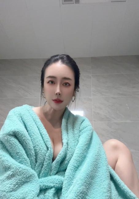 性感妩媚御姐