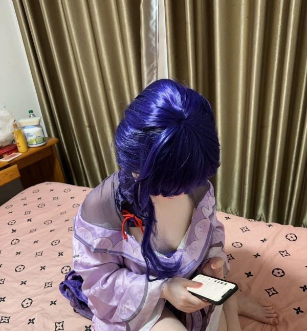 白虎cos小姐姐