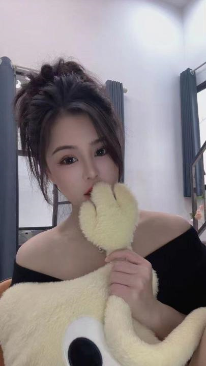 返食天河嫩妹