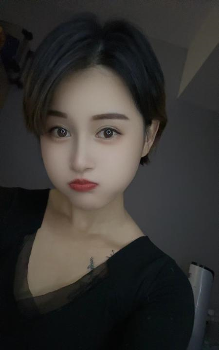江宁水饺短发小姐姐
