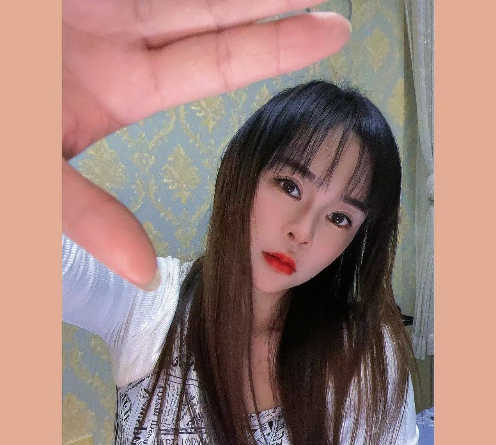 昭觉寺地铁附近大胸妹子