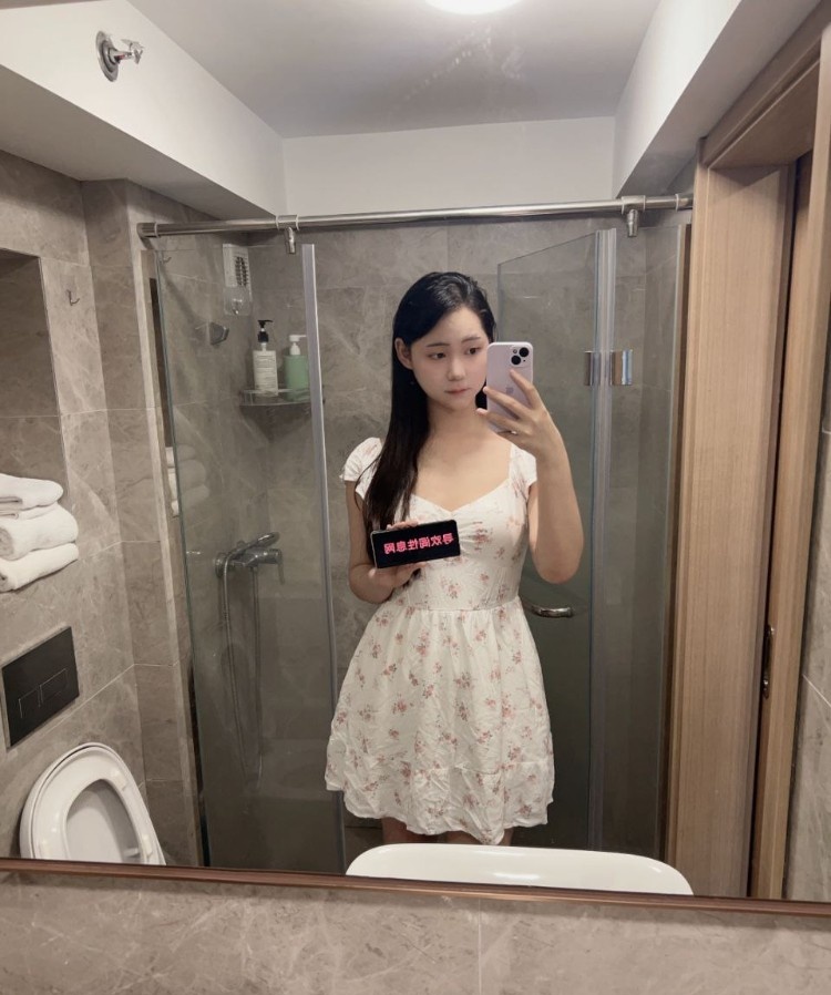 前凸后翘后入很爽