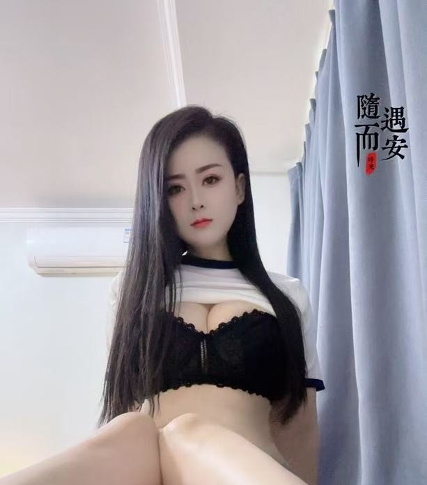 态度很好大奶女
