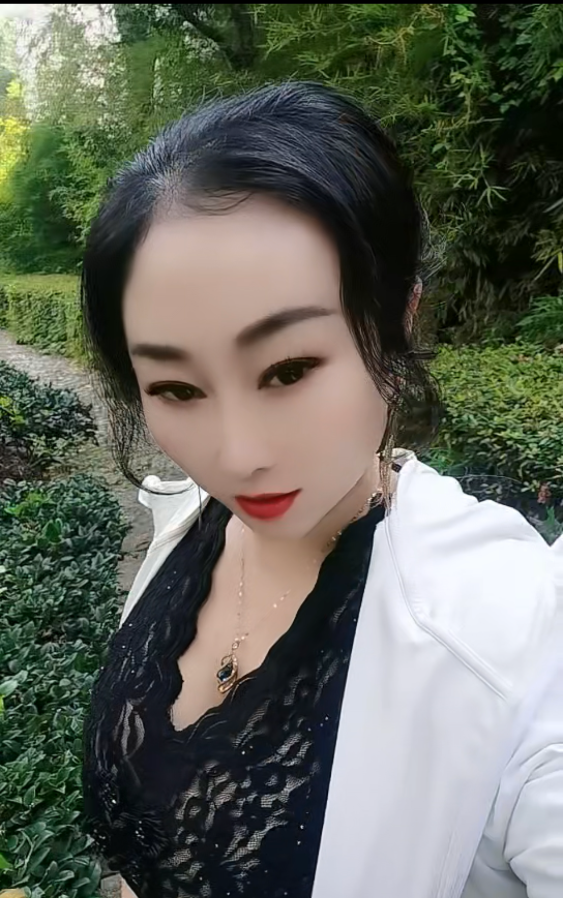 大胸熟女