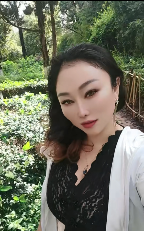 大胸熟女
