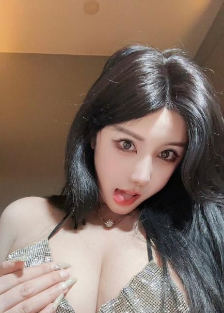 服务控露露老师