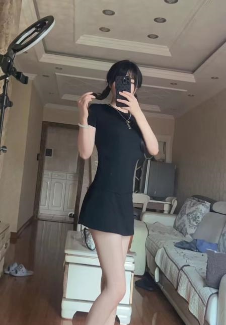西门长腿依依