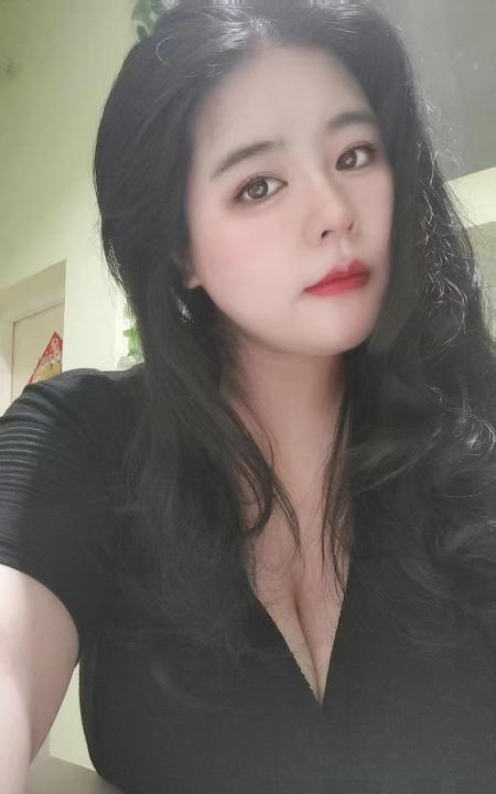 南山丰臀巨乳露露