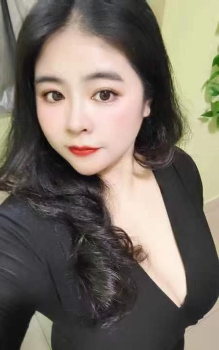 南山丰臀巨乳露露