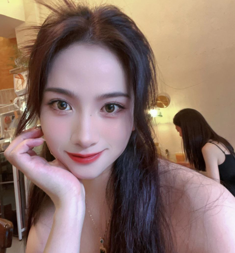 曼妙身材的美女老师