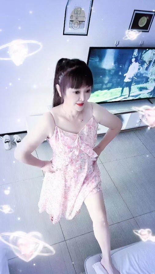 人妻感超强的妹子