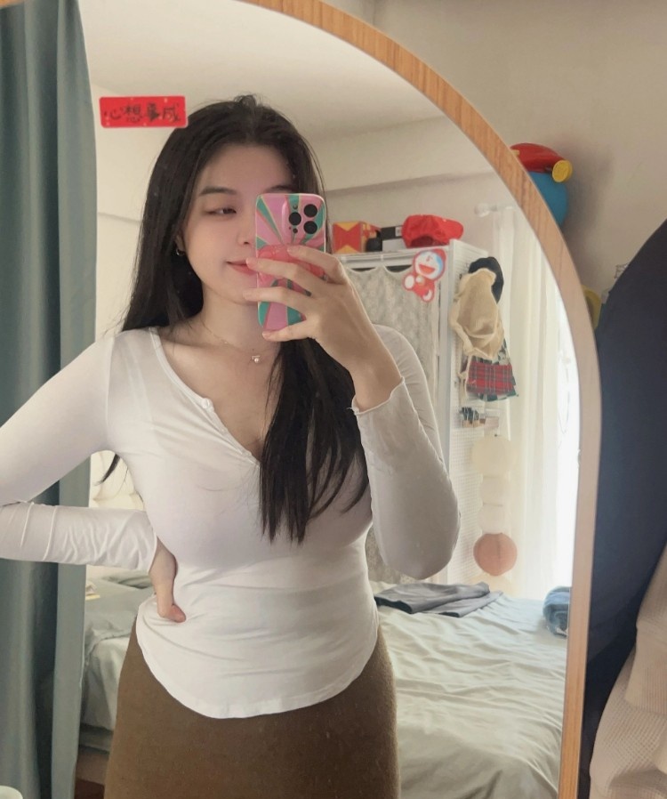 小巧玲珑咪咪大