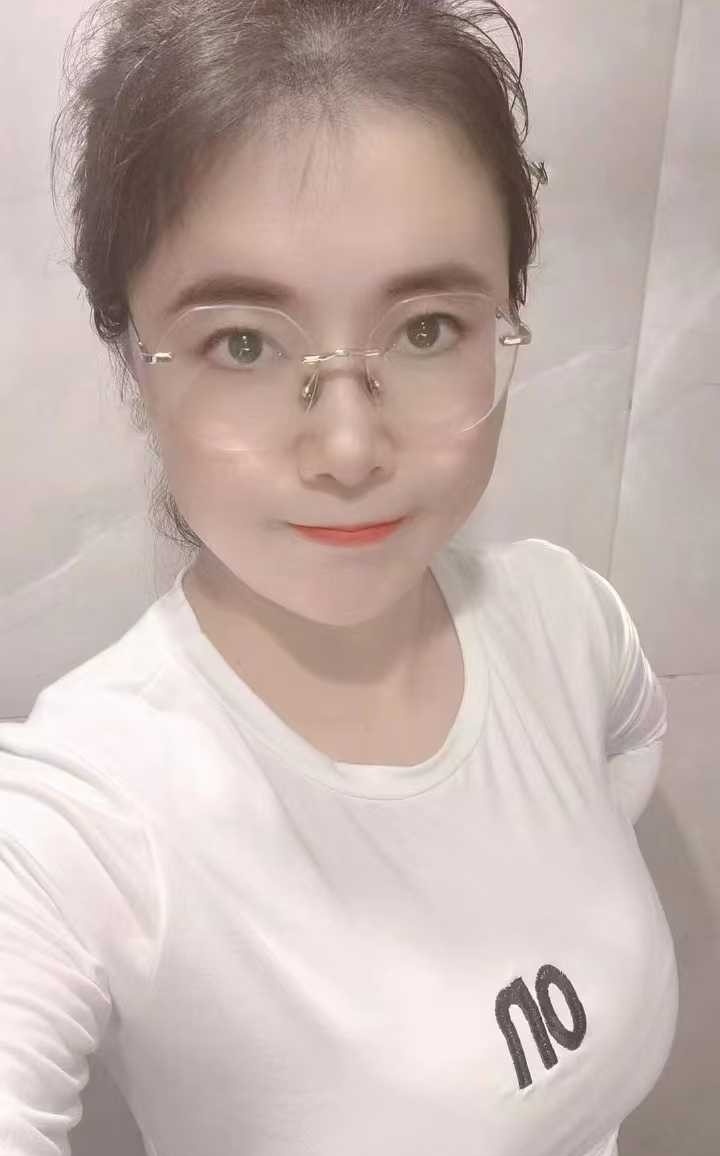 身材皮肤好少妇