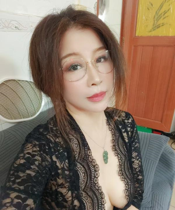 布吉大胸微微