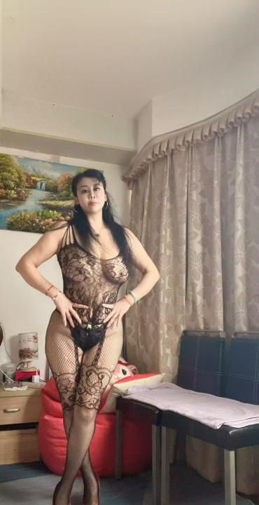 黑丝妩媚少妇