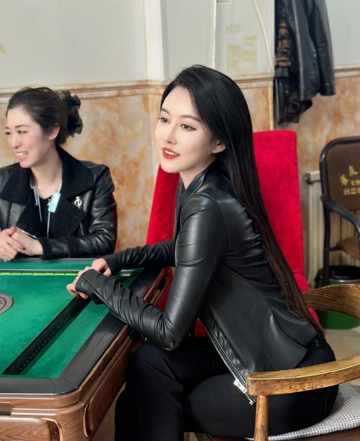 大咪咪白皙少妇