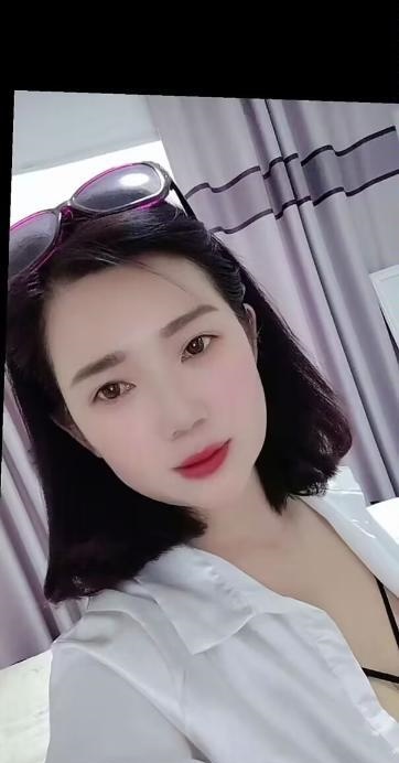 瑶海白皙大胸乐乐