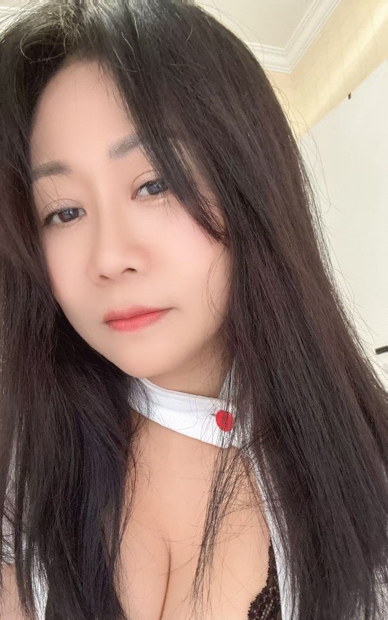 单身迷人少妇