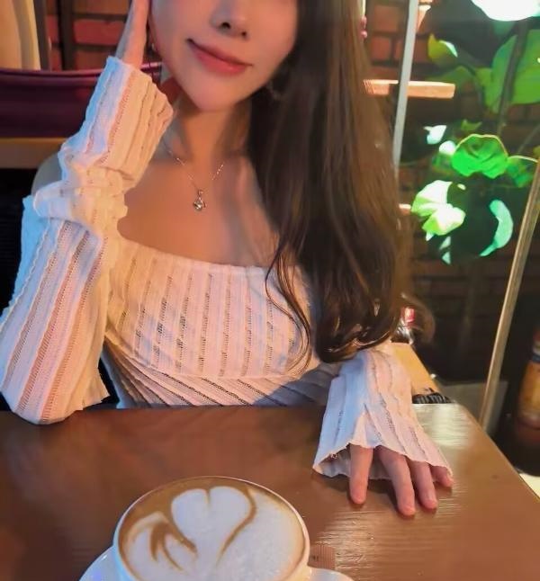 南山南风骚美女