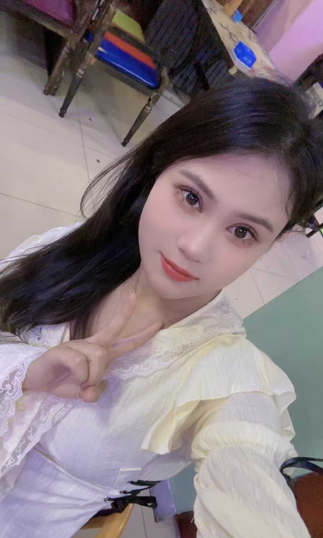 较小可爱小伊伊