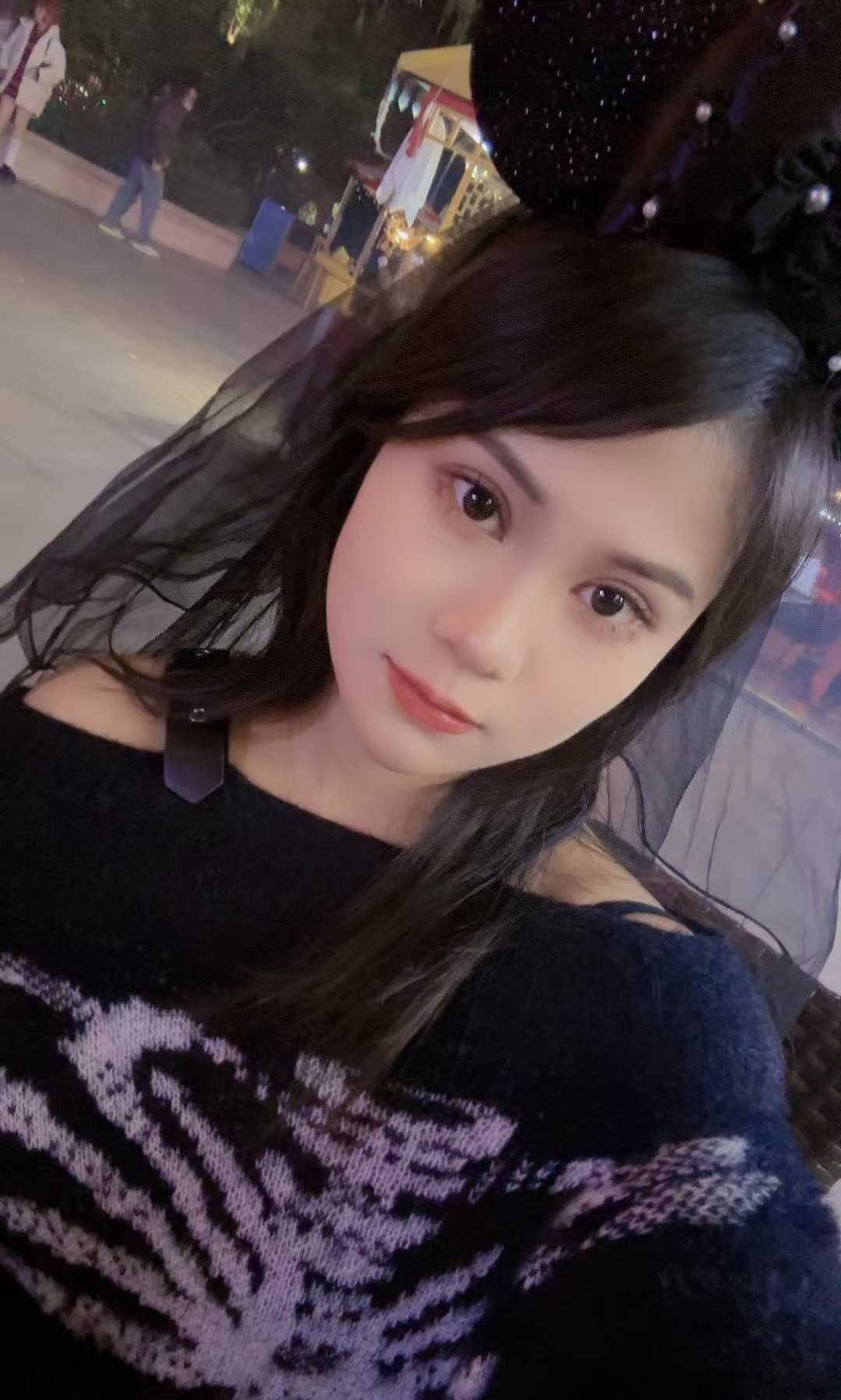 较小可爱小伊伊