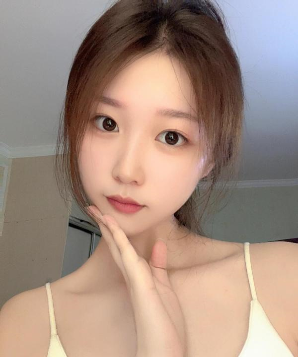 青春可爱娇小型妹妹