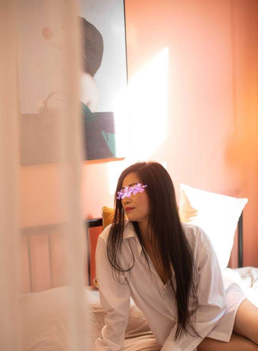 呼市长腿熟女