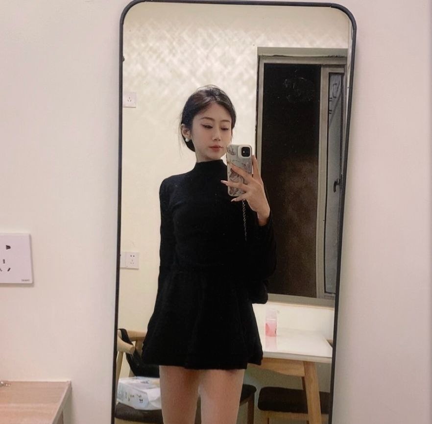 大奶纹身骚妹