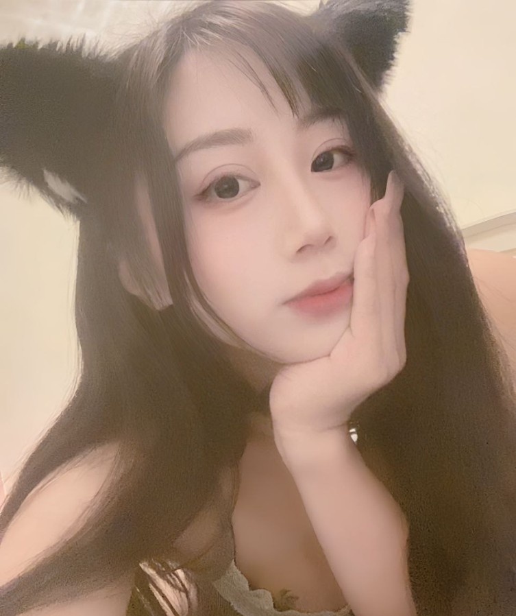 大奶纹身骚妹