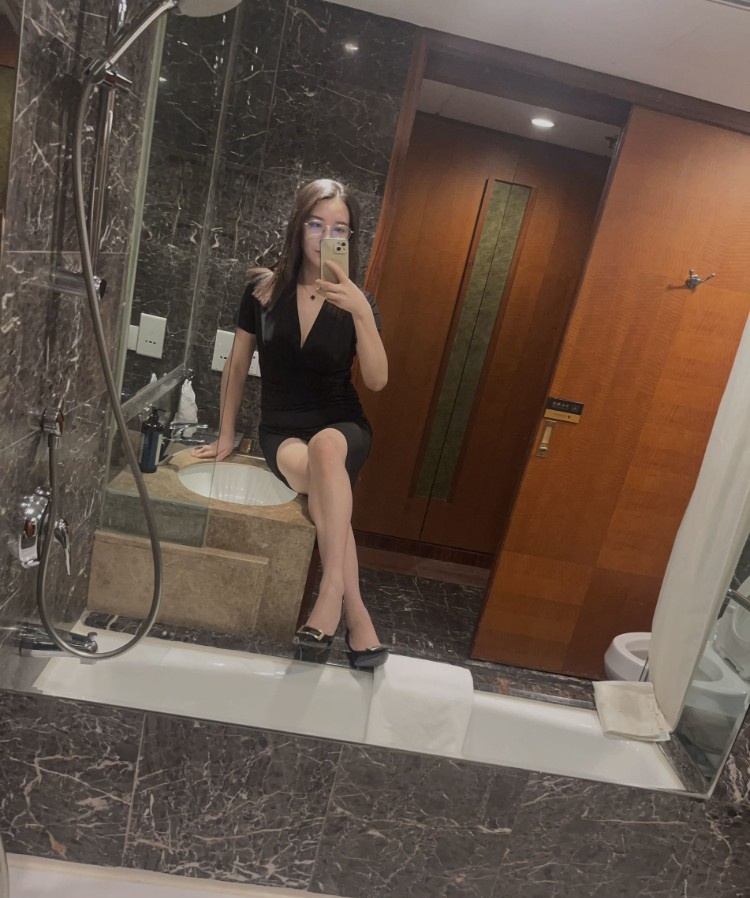 多刷蝴蝶喷水骚妹