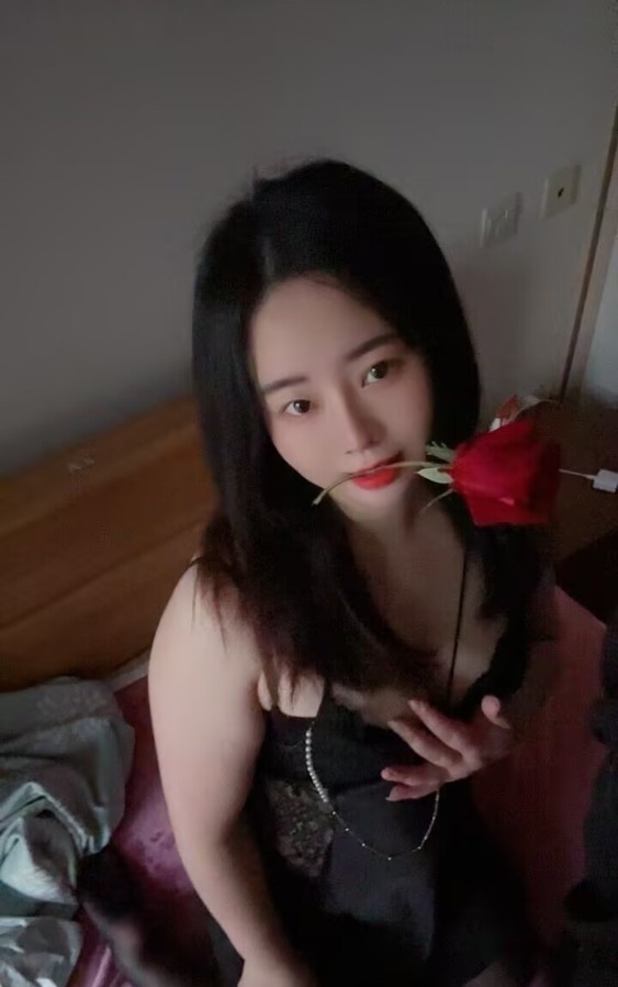 大胸少妇喵喵