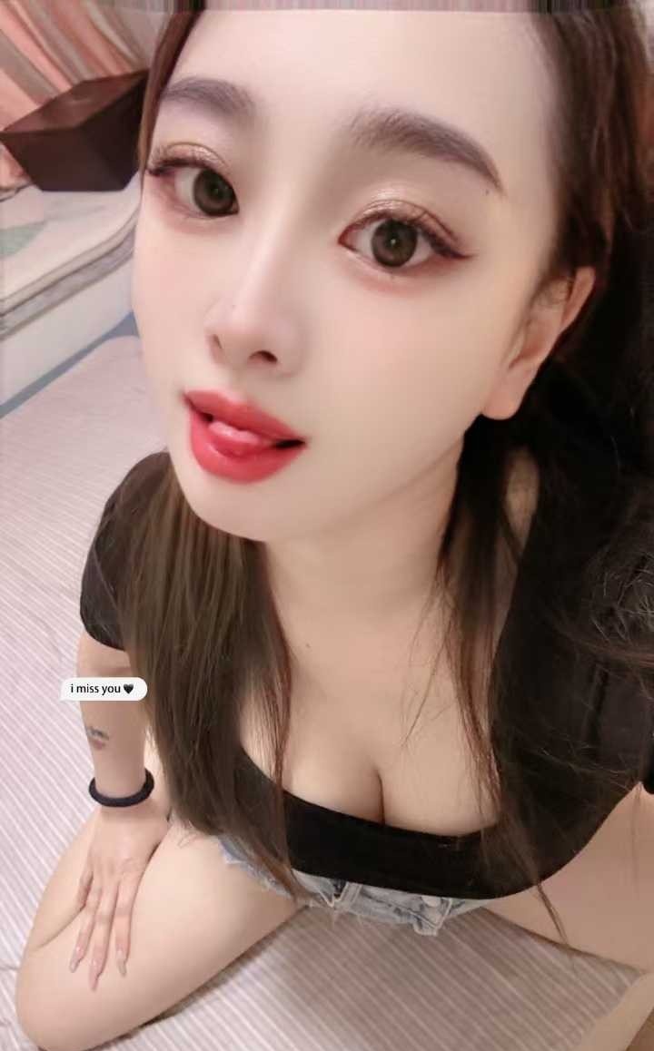 打卡白云格格 嫩妹