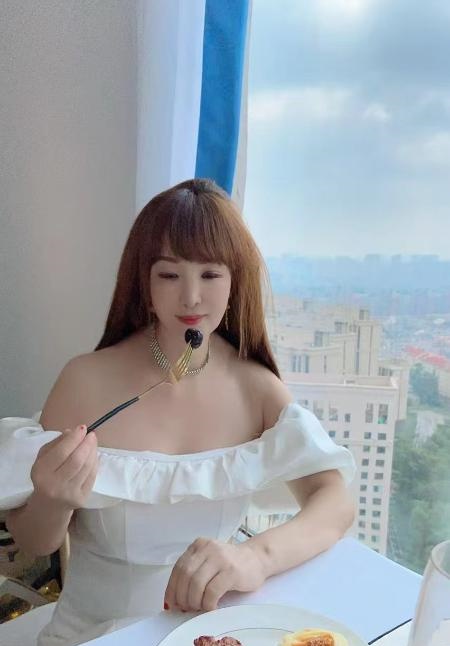 潮喷美女