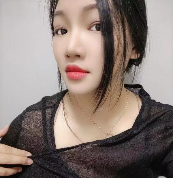 红唇小少妇圆圆