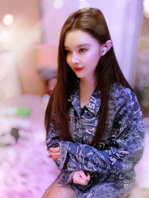 大连长腿美女