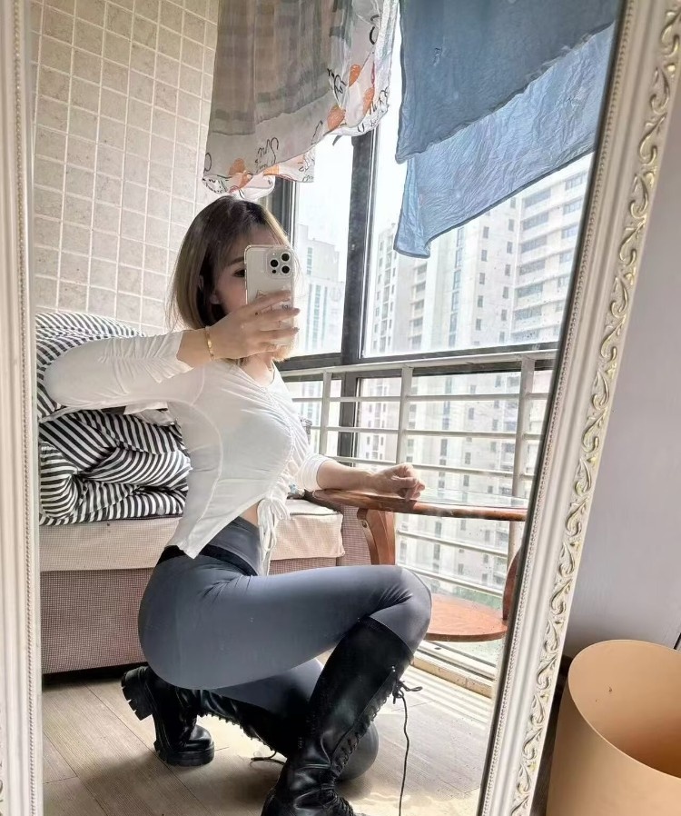 竹山路瑜伽少妇婷