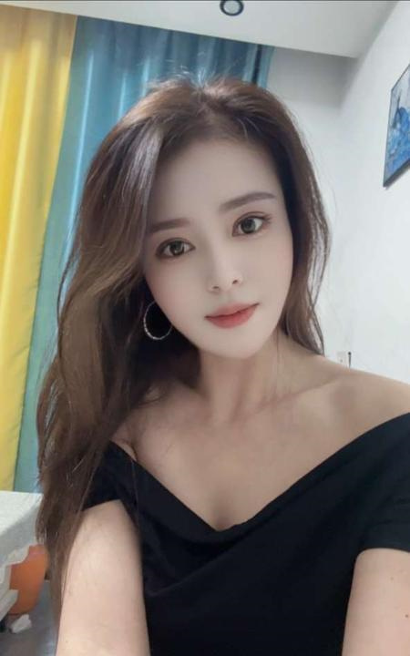 虎丘翘臀长腿美女